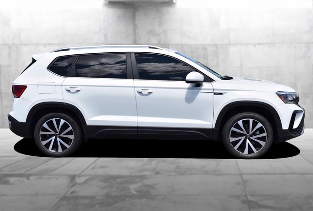 Volkswagen Taos Vehicle Image 05
