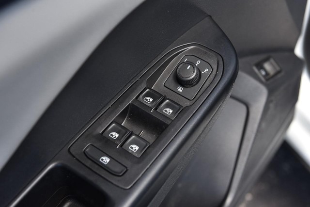 Volkswagen Taos Vehicle Image 08