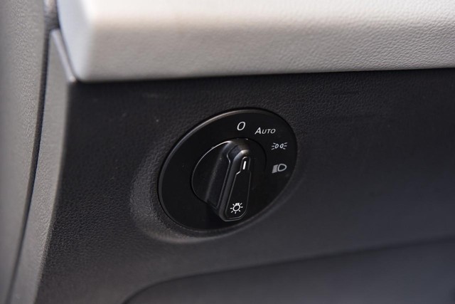 Volkswagen Taos Vehicle Image 10