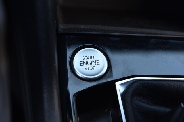 Volkswagen Taos Vehicle Image 16