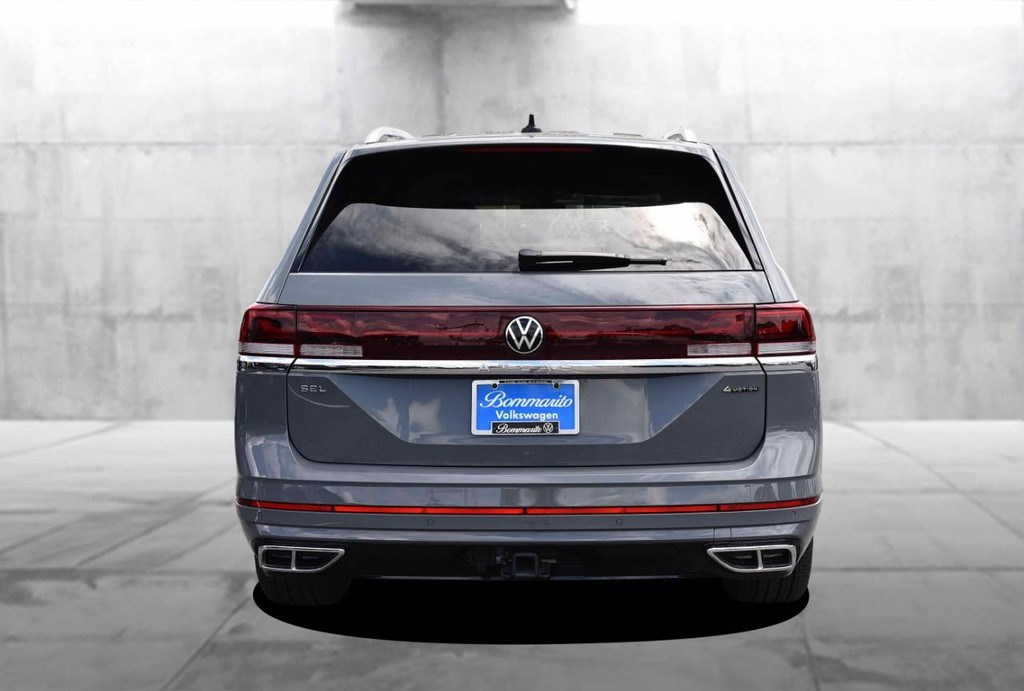 Volkswagen Atlas Vehicle Full-screen Gallery Image 6