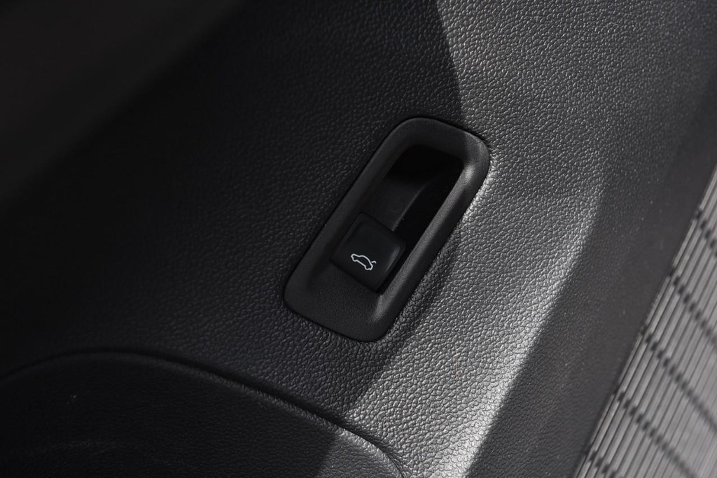 Volkswagen Atlas Vehicle Full-screen Gallery Image 9