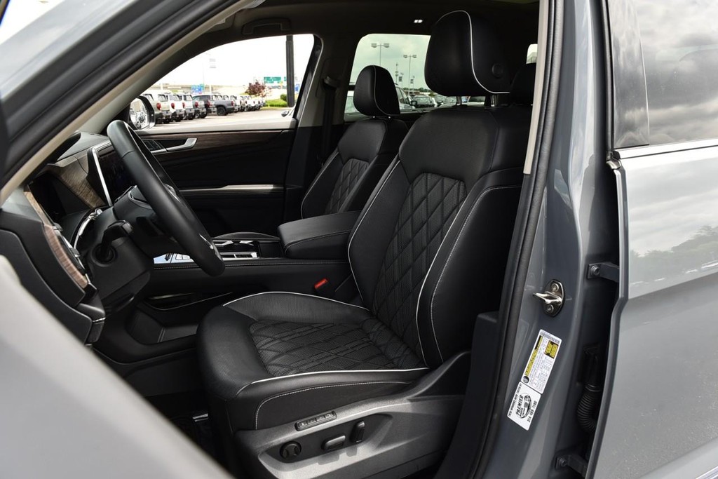 Volkswagen Atlas Vehicle Full-screen Gallery Image 19