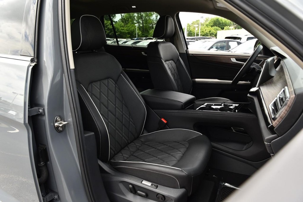 Volkswagen Atlas Vehicle Full-screen Gallery Image 20