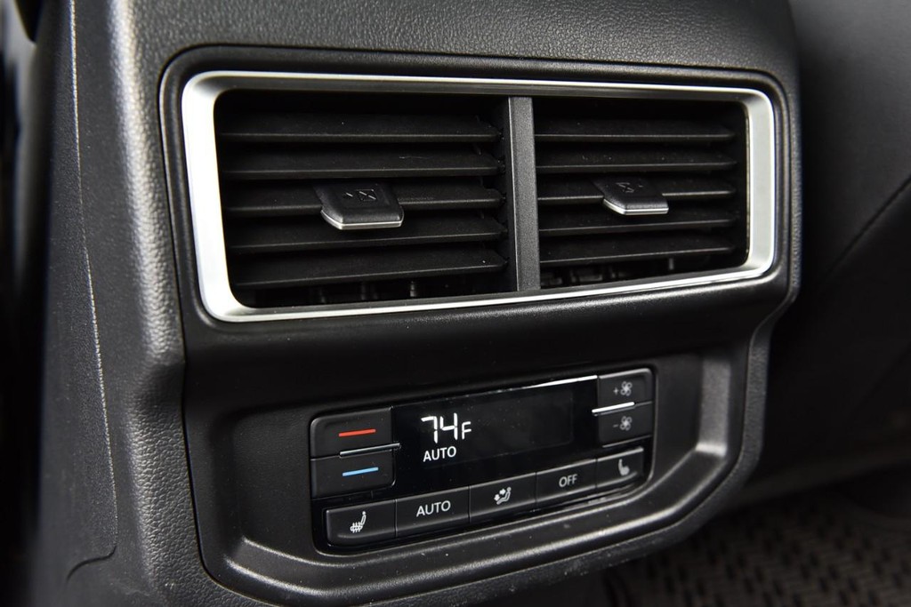 Volkswagen Atlas Vehicle Full-screen Gallery Image 23
