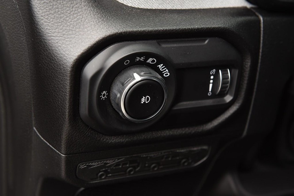 Jeep Wrangler Vehicle Full-screen Gallery Image 10