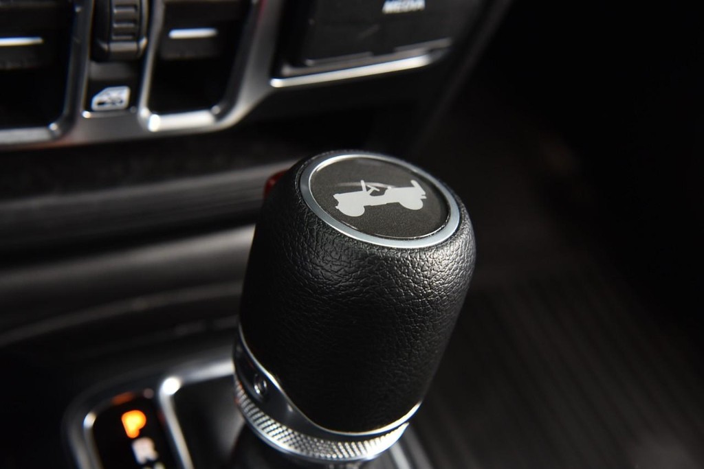 Jeep Wrangler Vehicle Full-screen Gallery Image 16