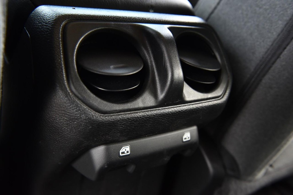 Jeep Wrangler Vehicle Full-screen Gallery Image 23