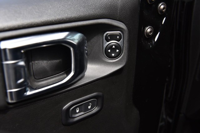 Jeep Wrangler Vehicle Image 08