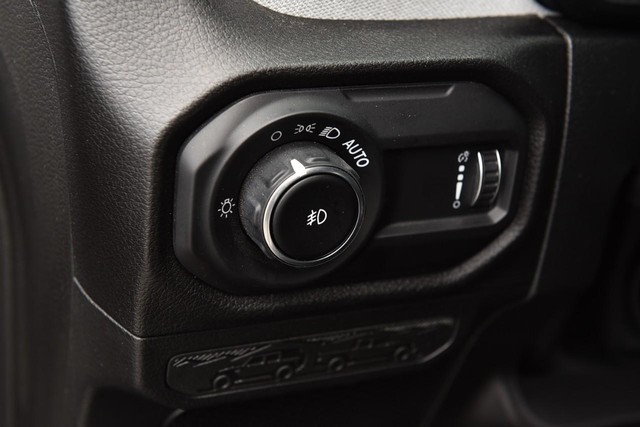 Jeep Wrangler Vehicle Image 10