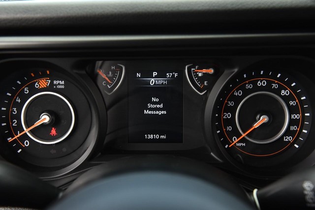 Jeep Wrangler Vehicle Image 11