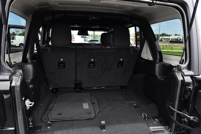 Jeep Wrangler Vehicle Image 24