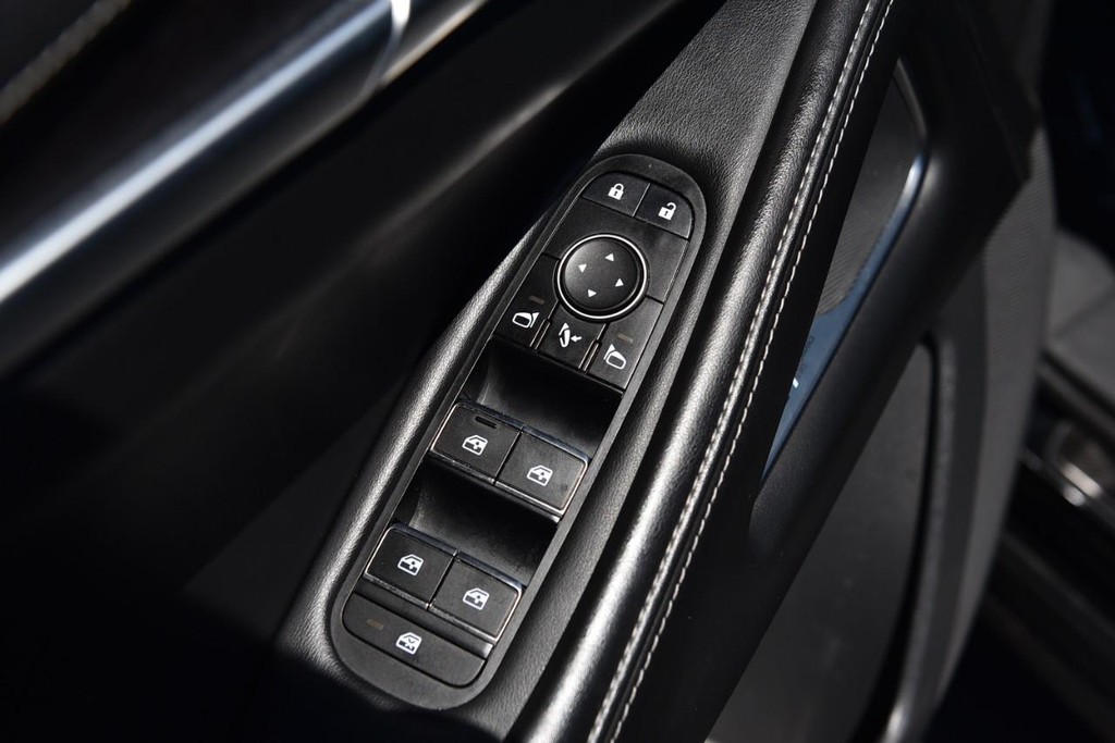 INFINITI QX60 Vehicle Full-screen Gallery Image 8
