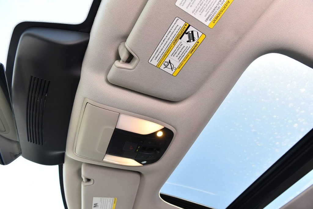 INFINITI QX60 Vehicle Full-screen Gallery Image 22