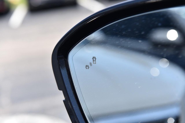 INFINITI QX60 Vehicle Image 11