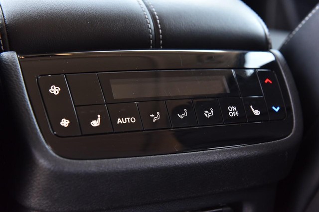 INFINITI QX60 Vehicle Image 24