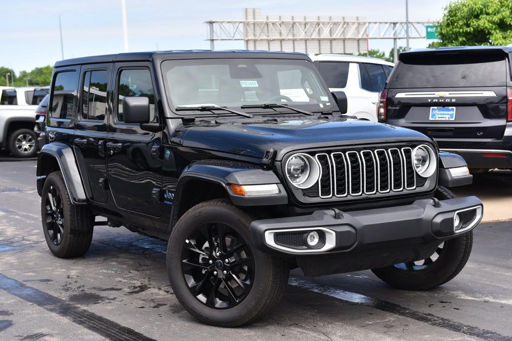 Jeep Wrangler 4xe Vehicle Full-screen Gallery Image 2