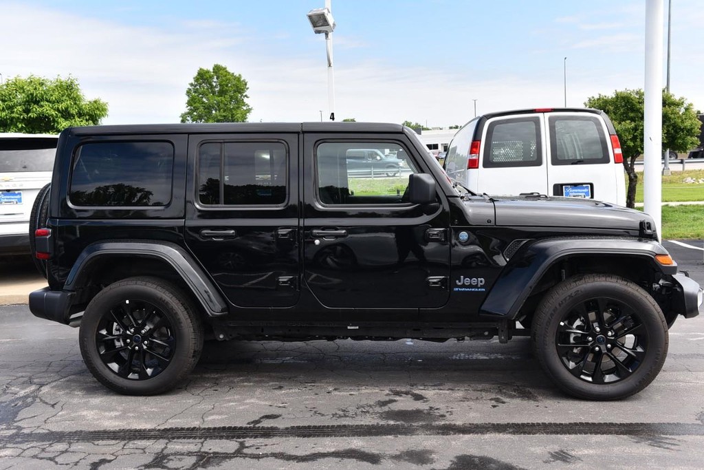 Jeep Wrangler 4xe Vehicle Full-screen Gallery Image 5