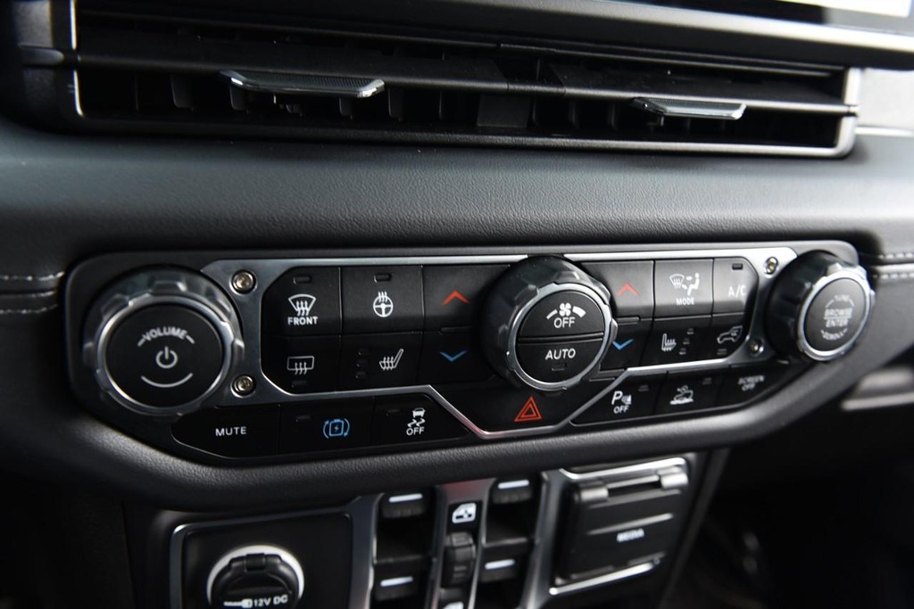 Jeep Wrangler 4xe Vehicle Full-screen Gallery Image 15