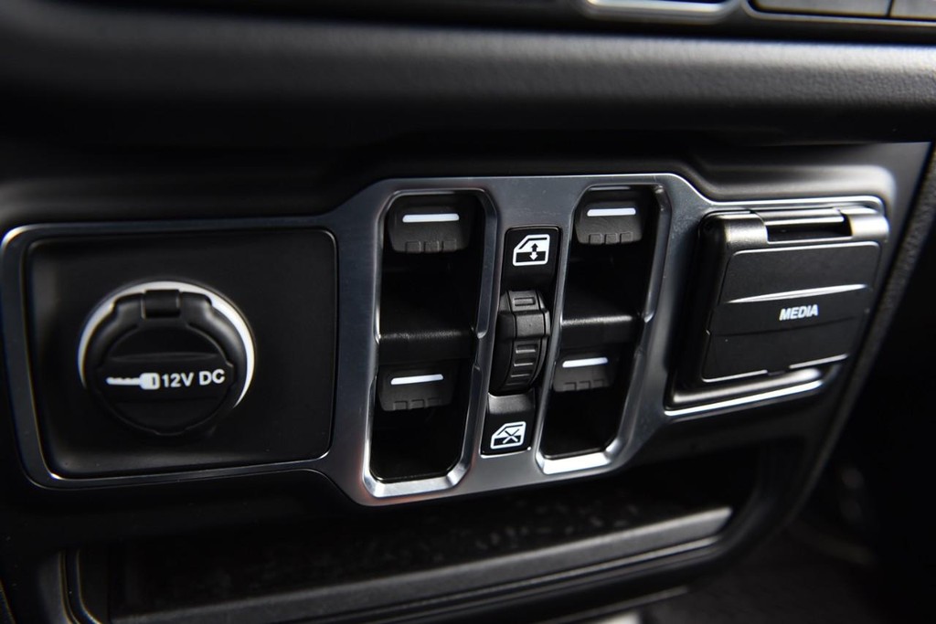 Jeep Wrangler 4xe Vehicle Full-screen Gallery Image 16