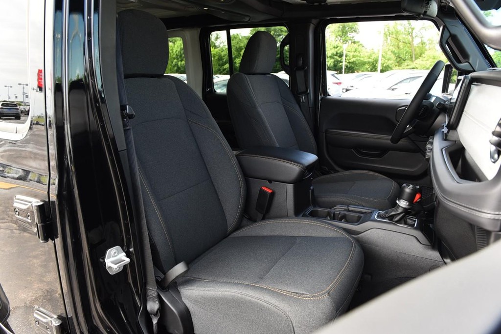 Jeep Wrangler 4xe Vehicle Full-screen Gallery Image 22