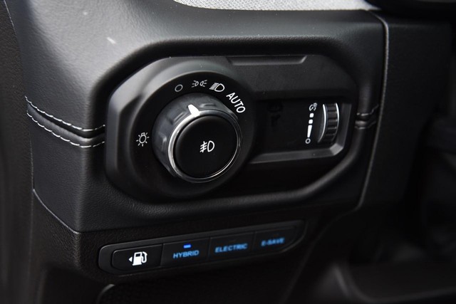 Jeep Wrangler 4xe Vehicle Image 11