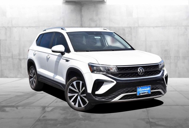 Volkswagen Taos Vehicle Image 02