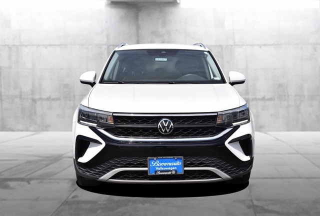 Volkswagen Taos Vehicle Image 04