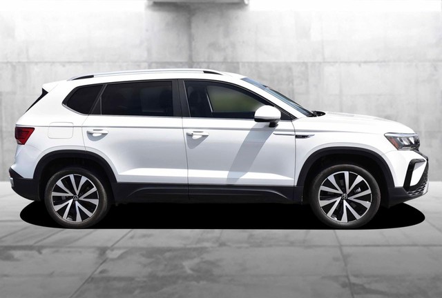 Volkswagen Taos Vehicle Image 05
