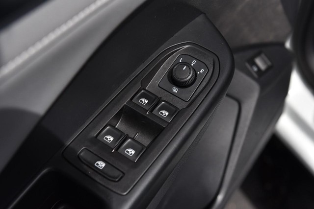 Volkswagen Taos Vehicle Image 08