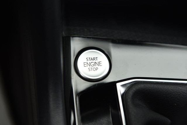 Volkswagen Taos Vehicle Image 16