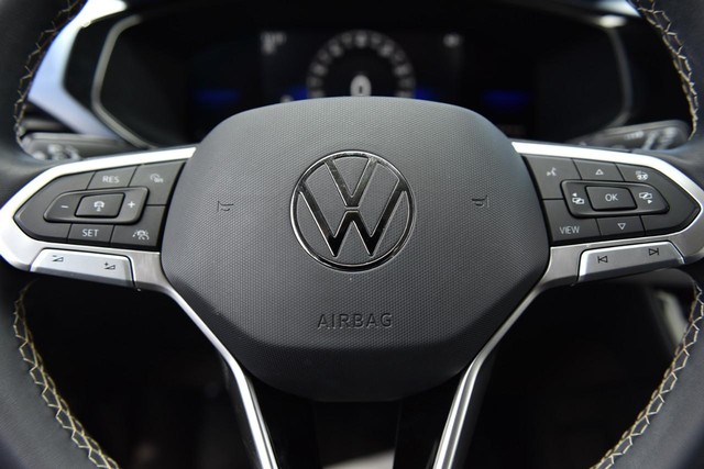 Volkswagen Taos Vehicle Image 17