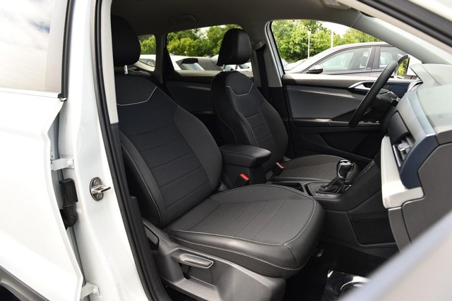 Volkswagen Taos Vehicle Image 19
