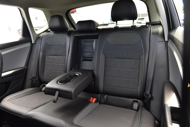 Volkswagen Taos Vehicle Image 20