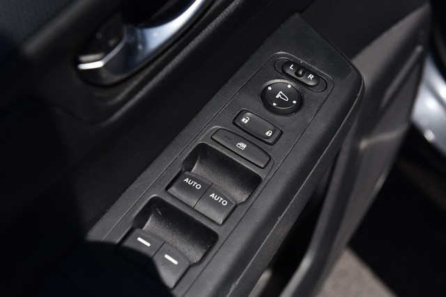 Honda CR-V Vehicle Image 08
