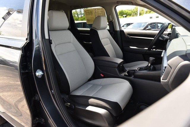 Honda CR-V Vehicle Image 21