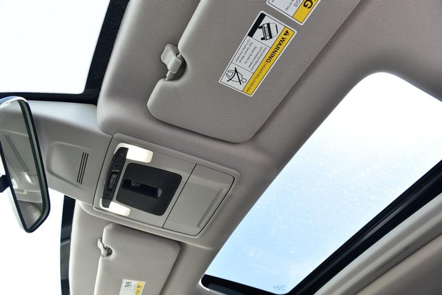 Honda CR-V Vehicle Image 22