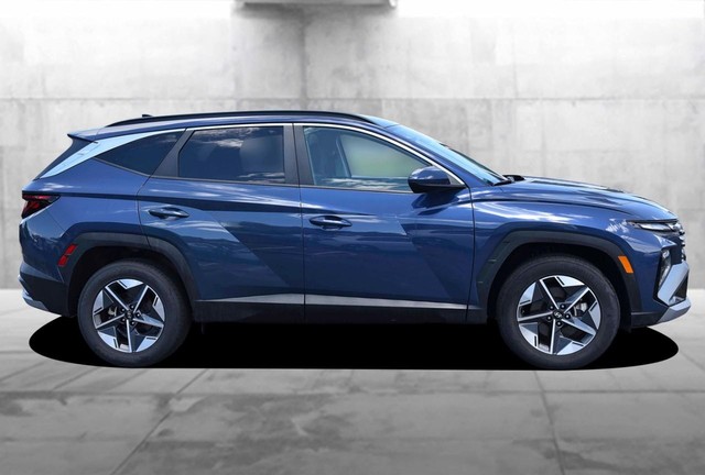 Hyundai Tucson Vehicle Image 05