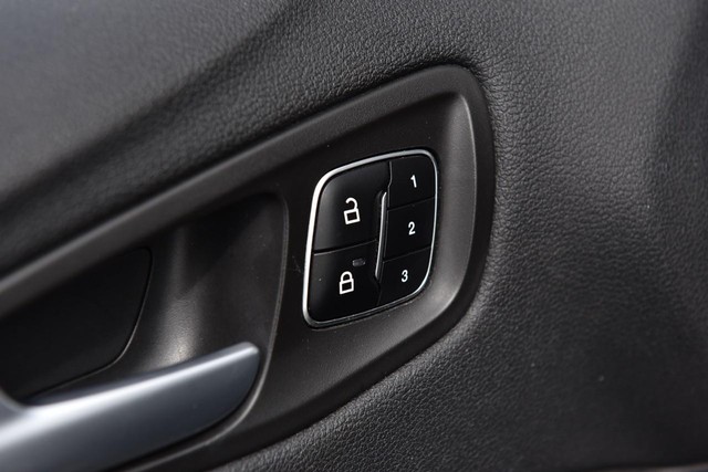 Ford Escape Vehicle Image 09