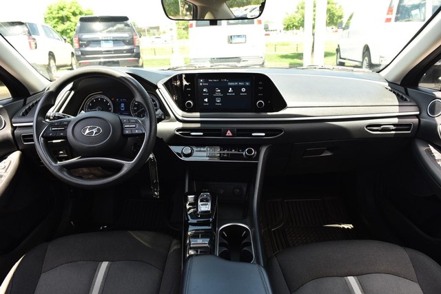 Hyundai Sonata Vehicle Image 07