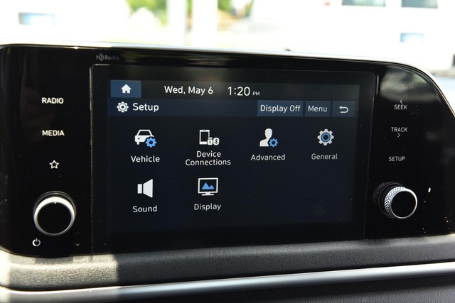 Hyundai Sonata Vehicle Image 12