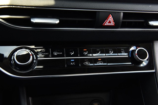 Hyundai Sonata Vehicle Image 13
