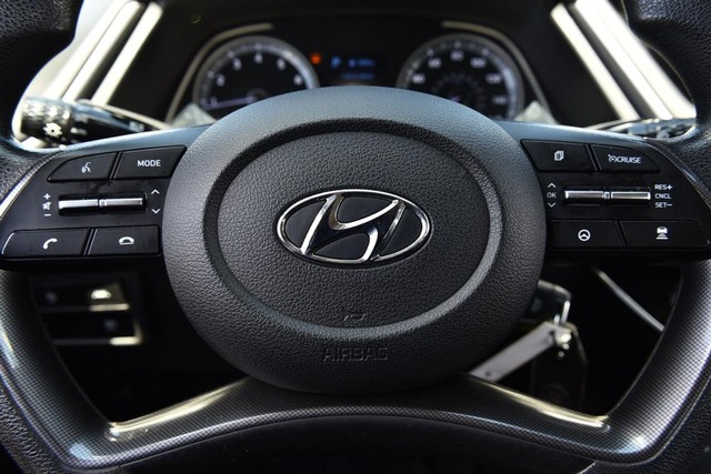 Hyundai Sonata Vehicle Image 16