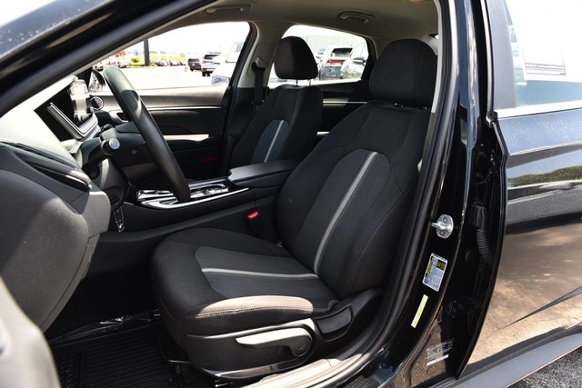 Hyundai Sonata Vehicle Image 17
