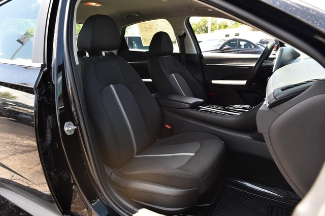 Hyundai Sonata Vehicle Image 18