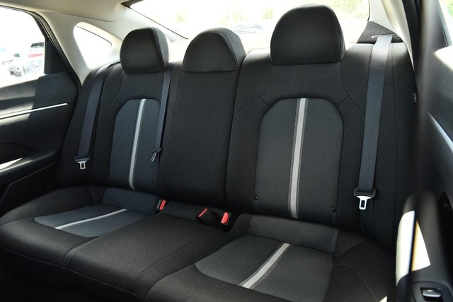Hyundai Sonata Vehicle Image 19