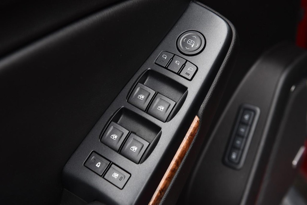 Chevrolet Tahoe Vehicle Full-screen Gallery Image 08