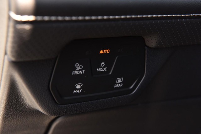 Volkswagen Atlas Cross Sport Vehicle Image 11
