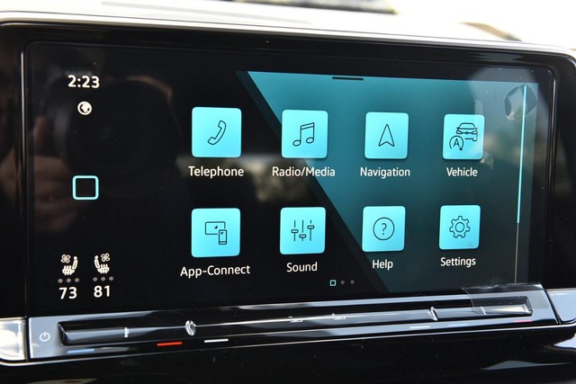 Volkswagen Atlas Cross Sport Vehicle Image 14