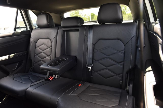 Volkswagen Atlas Cross Sport Vehicle Image 22